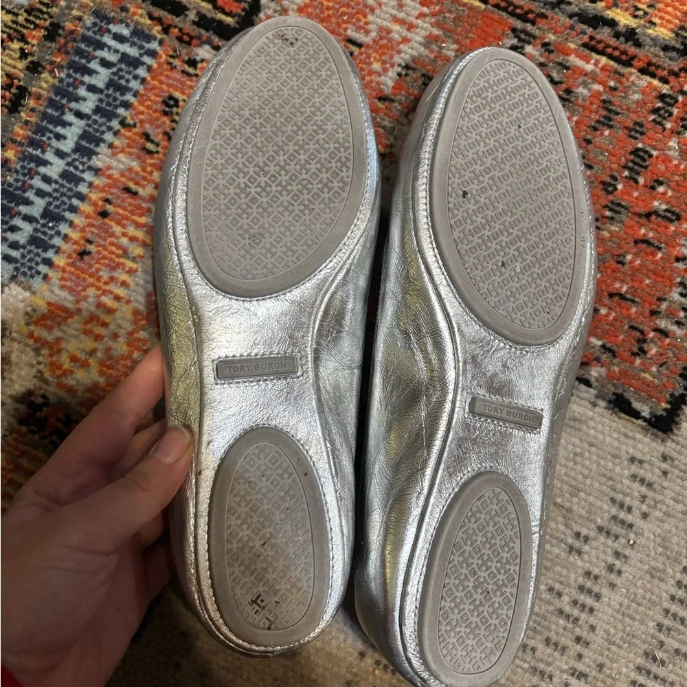 Tory Burch Minnie Travel Ballet Flats Slip On Leather Metallic Silver Size 9.5